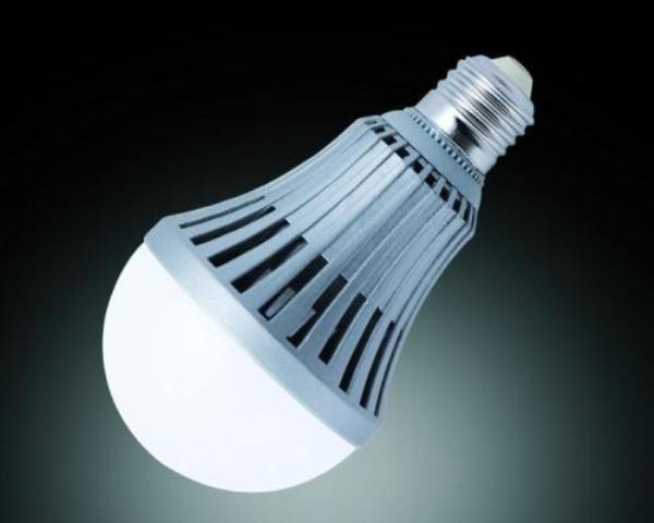 白熾燈、熒光燈、節能燈、LED燈各有什么優缺點